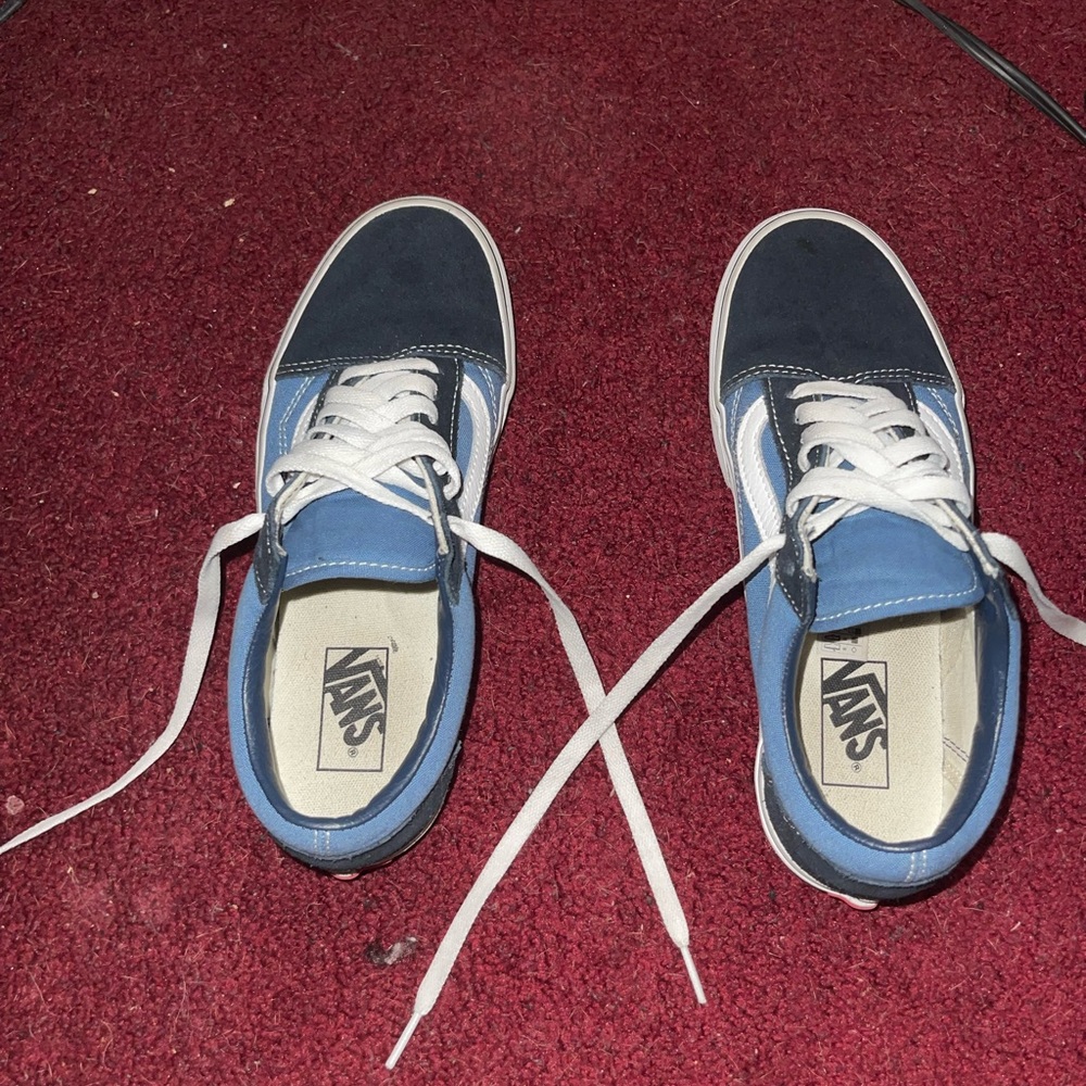 Im selling my Vans.